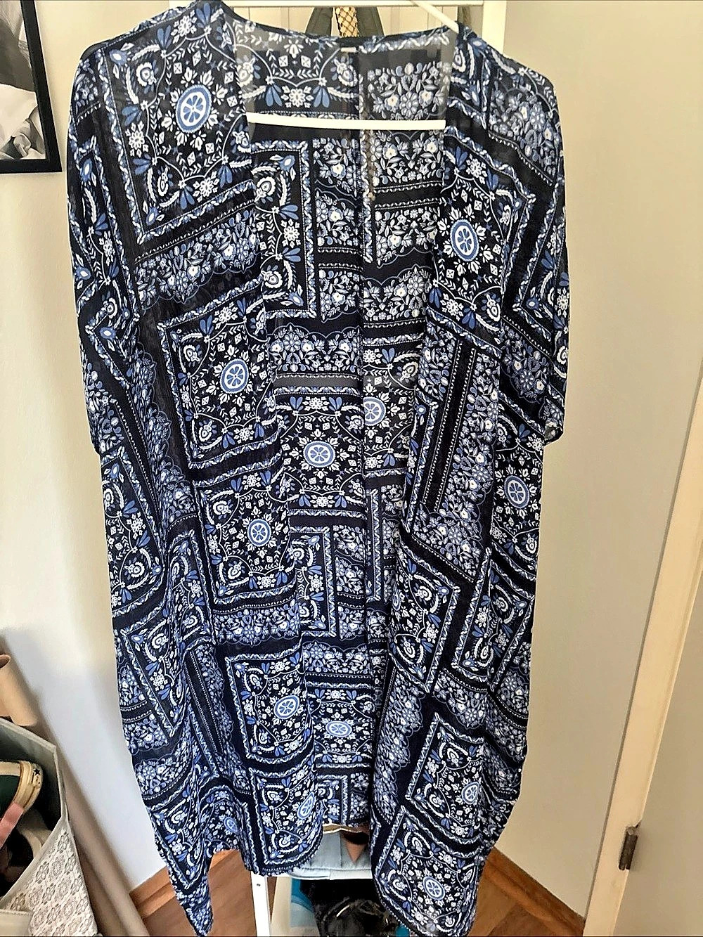 LANE BRYANT Paisley Print Tunic in Blue & White OSFA Oversized Like New